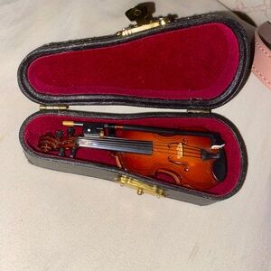 miniature viola